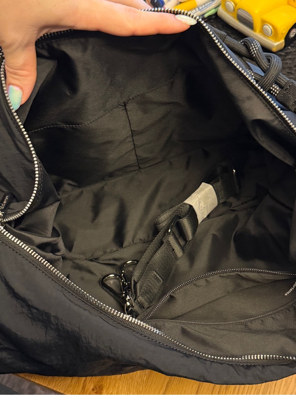 Lululemon Ruched Convertable Tote 16 L - Picture 7 of 9